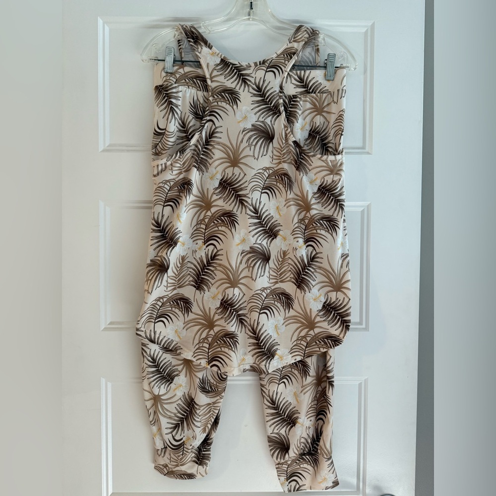 Tommy Bahama Cream and Brown 2 Piece SUPER SOFT Pajama Set Size Medium - Picture 2 of 5
